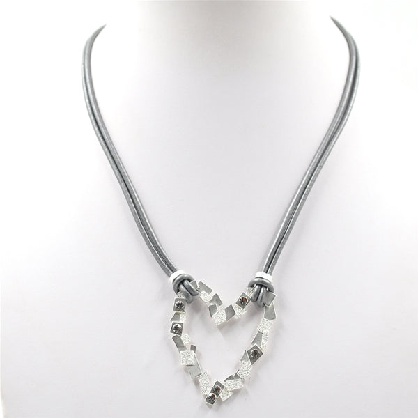 Square pattern open heart on short leather necklace