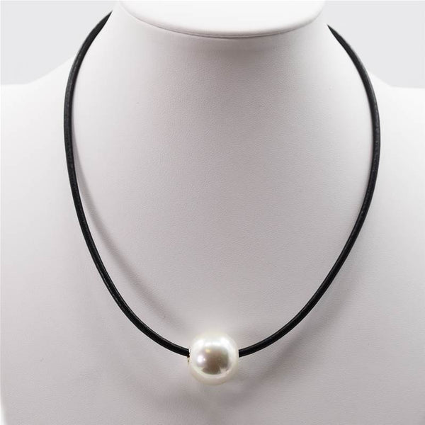 High quality shell pearl on single leather necklace