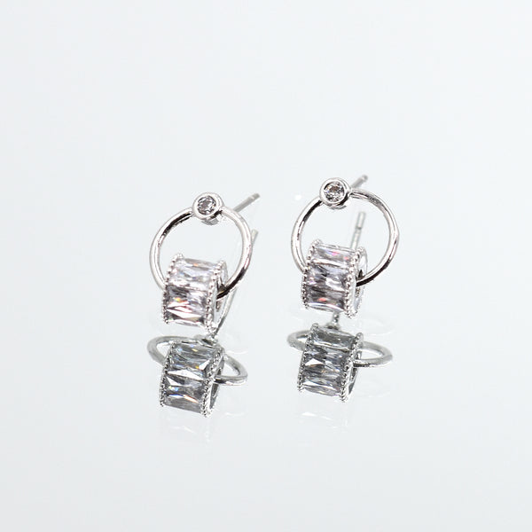 Crystal stud earring with circle and crystal drop